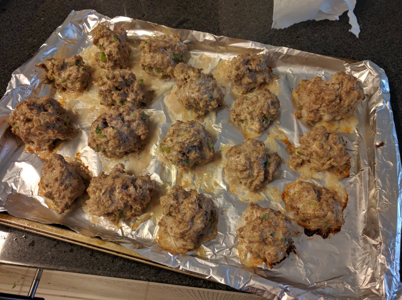 cooked meatballs