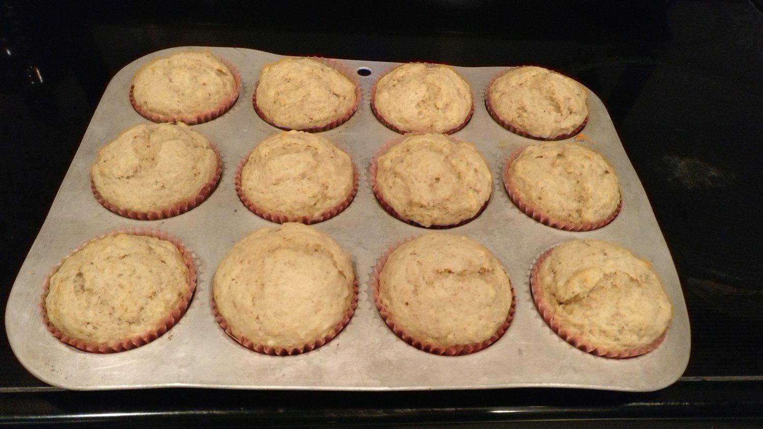 Applesauce Muffins