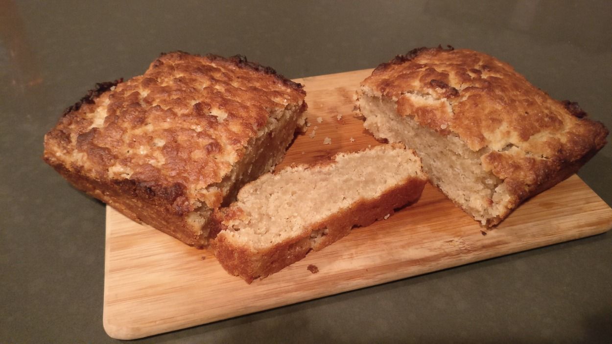 Applesauce Cinnamon Cake